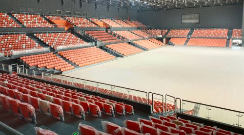 場館座椅的“骨骼”之謎：吹塑 vs 注塑，為何征途座椅選擇氣輔注塑？?